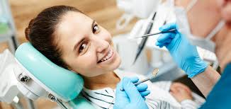 Treatments and dental care at Esthappy.